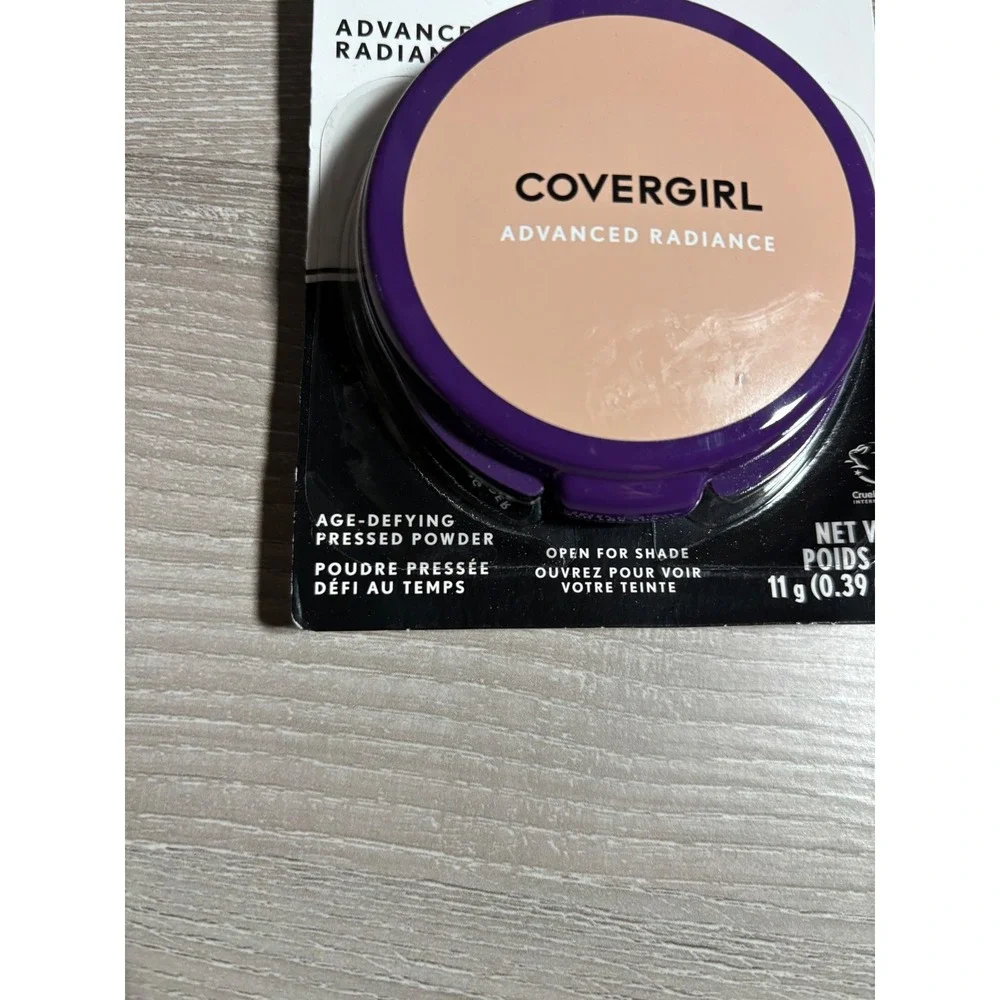 NWT Covergirl Advanced Radiance Age-Defying Pressed Powder 110 Creamy Natural